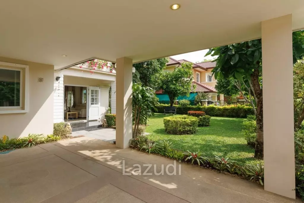 4 bed 3 bath house with 200 m2 living area for rent