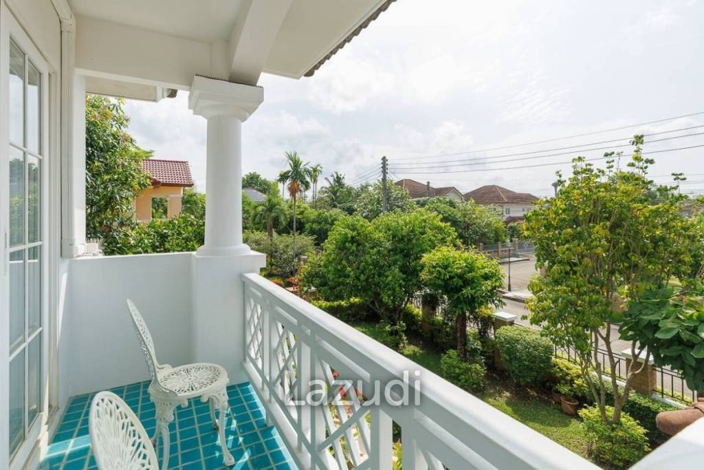 4 bed 3 bath house with 200 m2 living area for rent