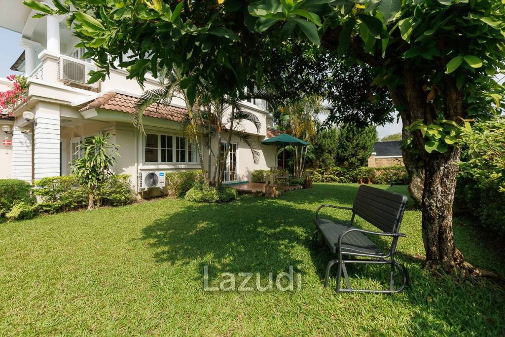 4 bed 3 bath house with 200 m2 living area for rent