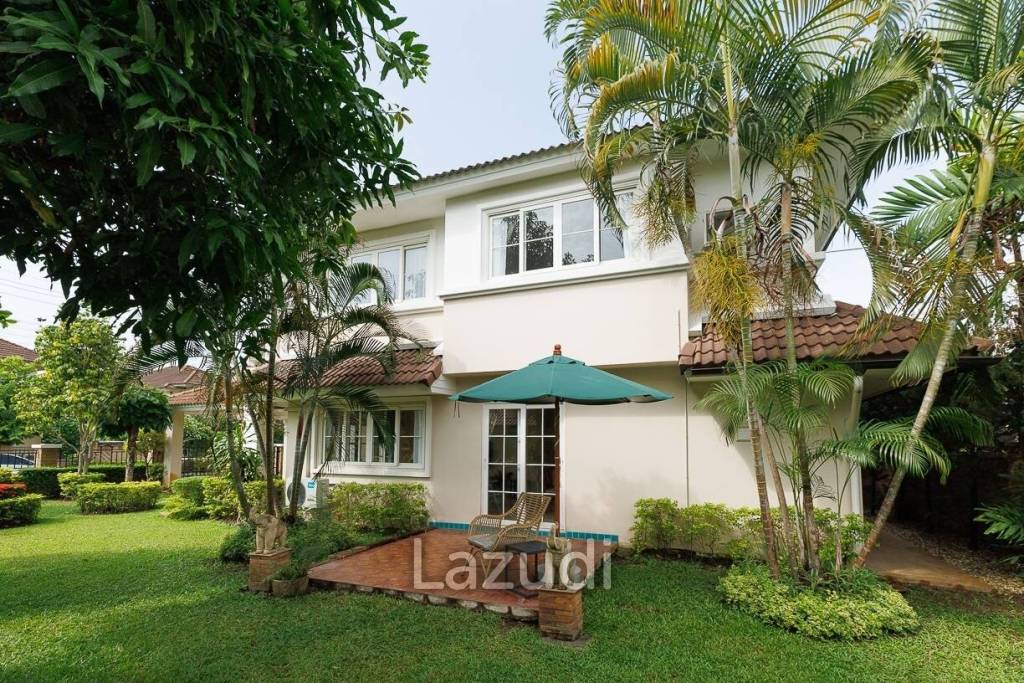 4 bed 3 bath house with 200 m2 living area for rent