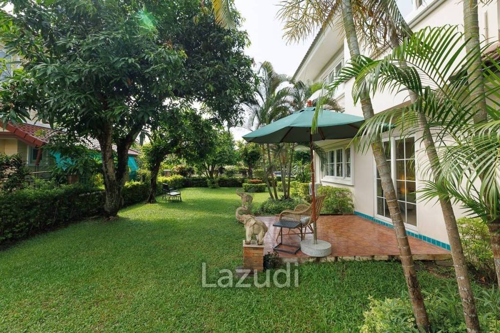 4 bed 3 bath house with 200 m2 living area for rent