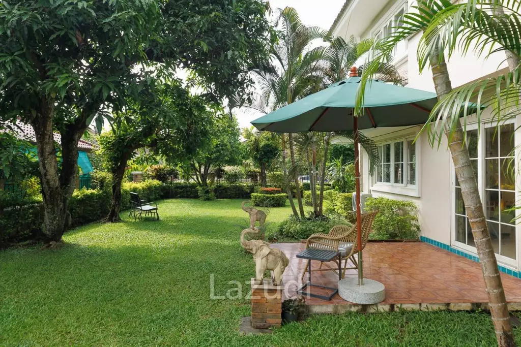 4 bed 3 bath house with 200 m2 living area for rent