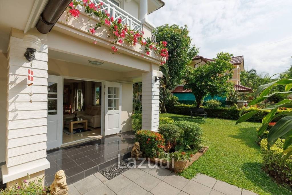4 bed 3 bath house with 200 m2 living area for rent