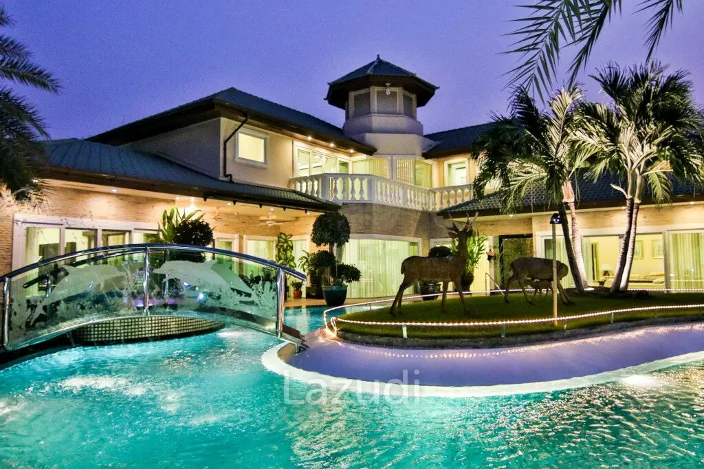 Unique Pool-Villa with Private Mooring Dock