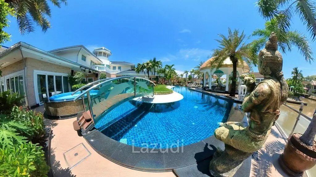 Unique Pool-Villa with Private Mooring Dock
