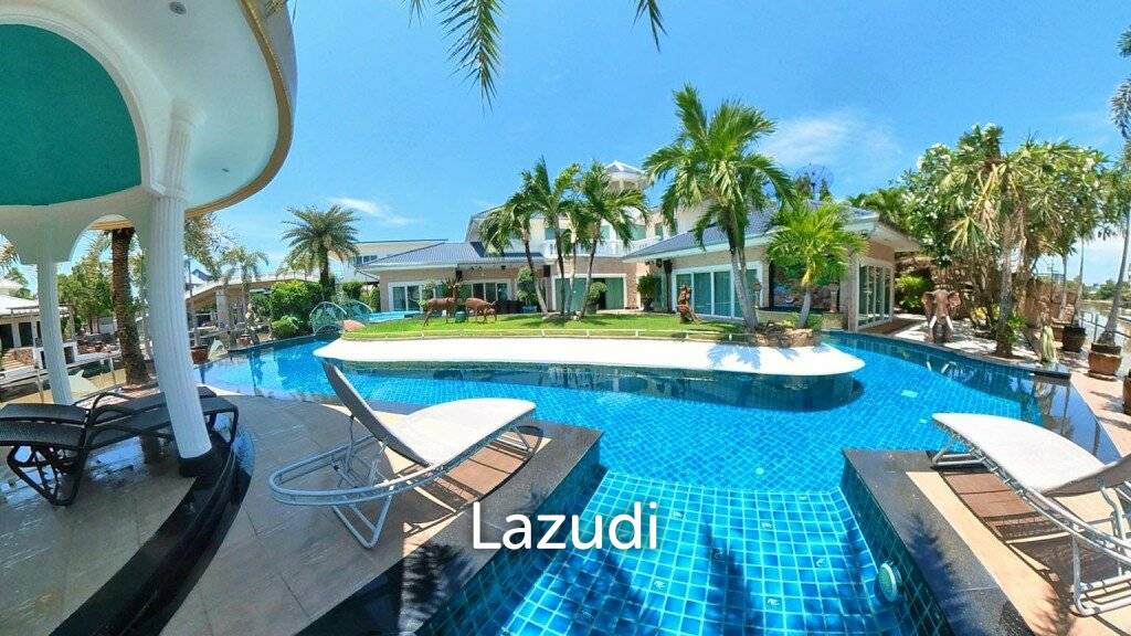 Unique Pool-Villa with Private Mooring Dock