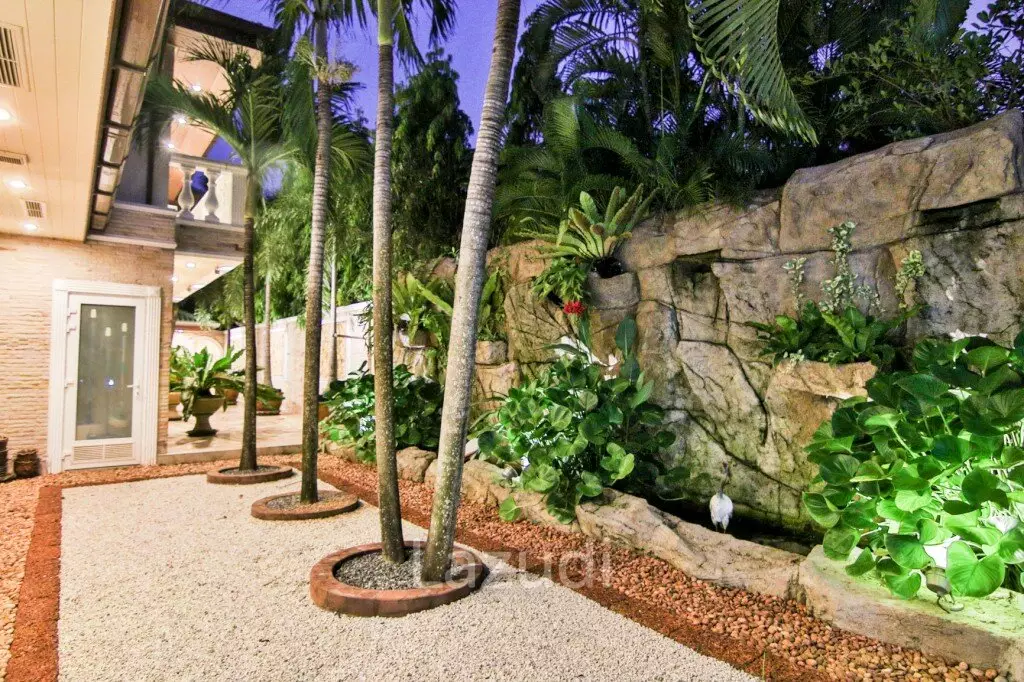 Unique Pool-Villa with Private Mooring Dock