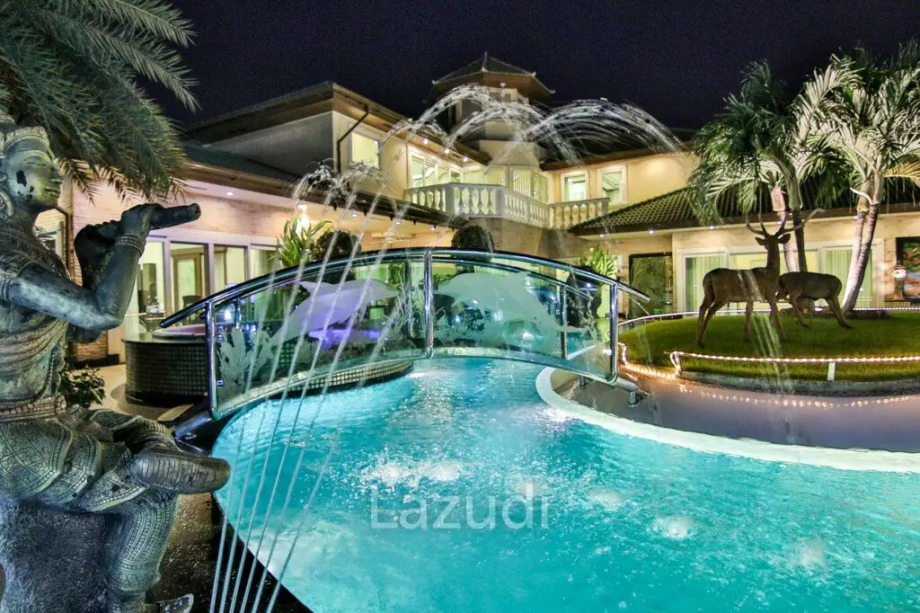 Unique Pool-Villa with Private Mooring Dock