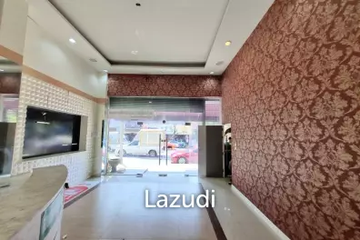 Prime Commercial Space 4.5 Storey Building on Thong Lo 16-18 Main Road: Ideal for Clinic, Fine Dining, Dentist, and More