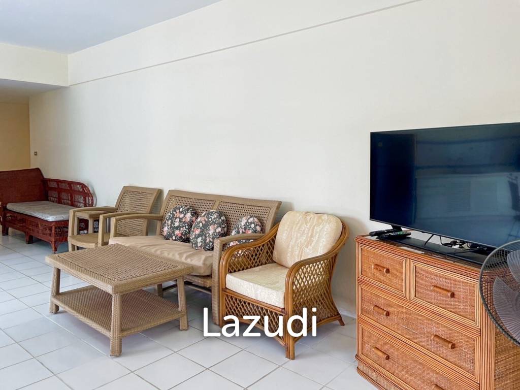 Baan Sangchan: 2 Bedrooms Beachfront Condo