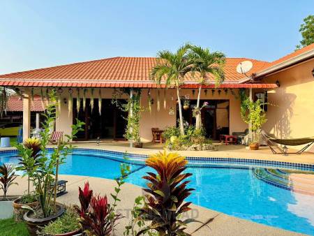 Tamarind Gardens:  3-Bedroom Villa in Hua Hin