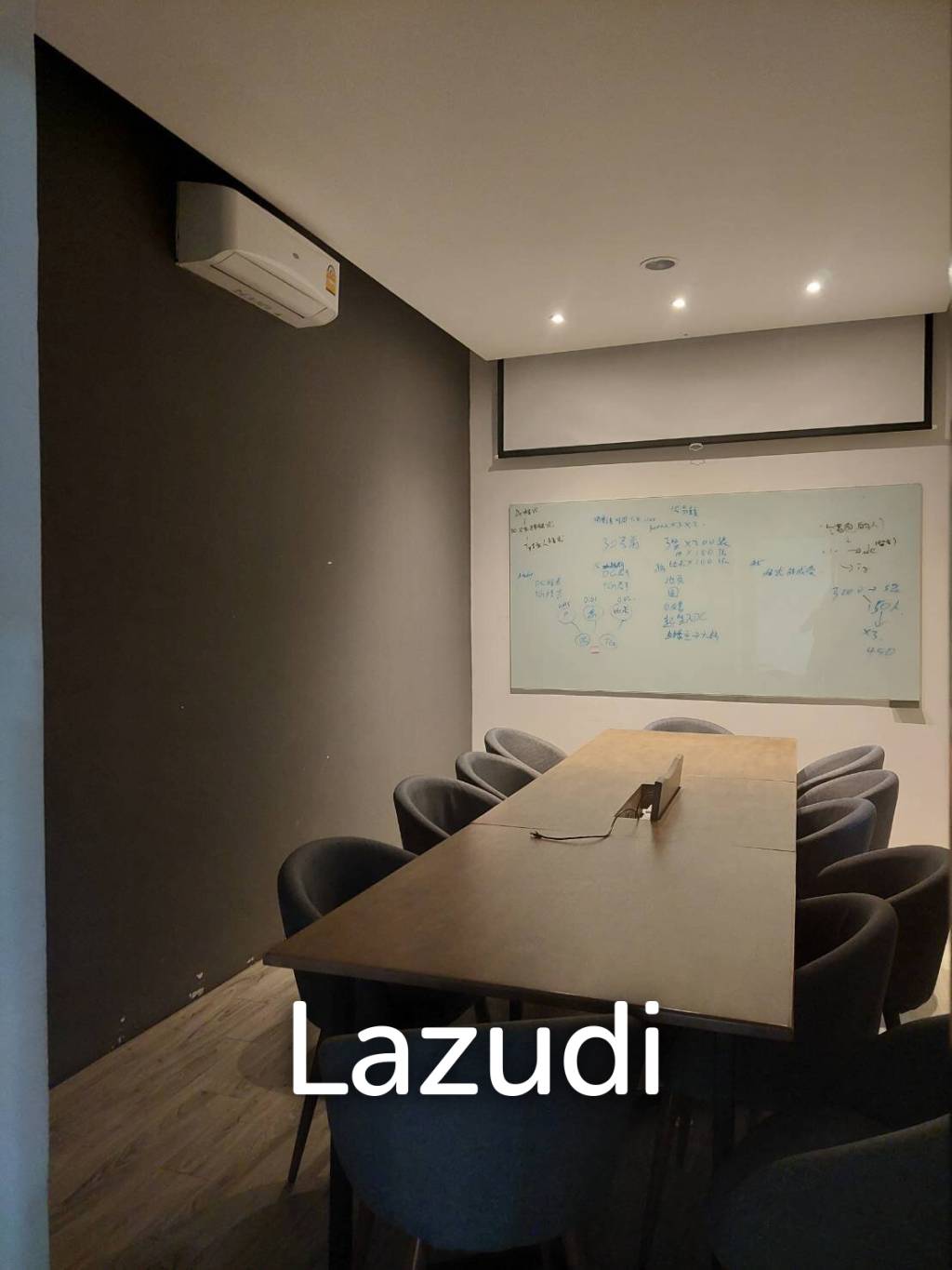 Ultra Luxury Office Space for rent in Phrakhanong