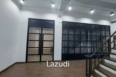 Ultra Luxury Office Space for rent in Phrakhanong