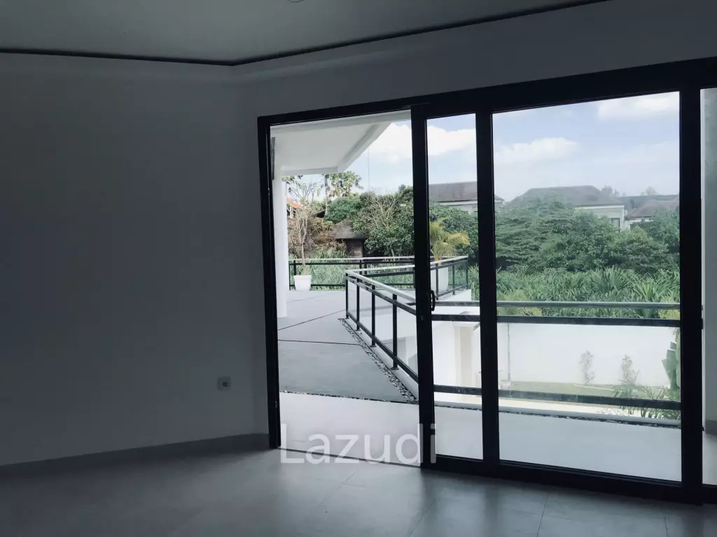Brand New Modern 3 Bed Villa – Tumbak Bayuh