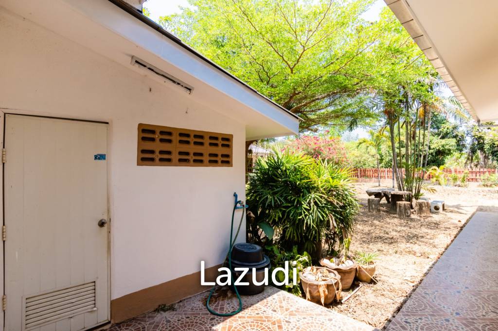 6,500 Sqm 4 Bed 4 Bath Villa For Sale