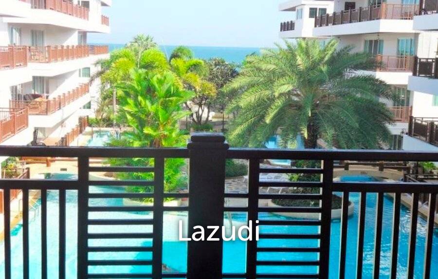 Luxury 3 Bed condo Balcony Pool and Sea view