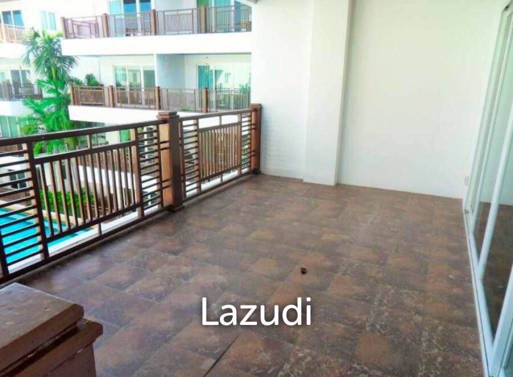 Luxury 3 Bed condo Balcony Pool and Sea view