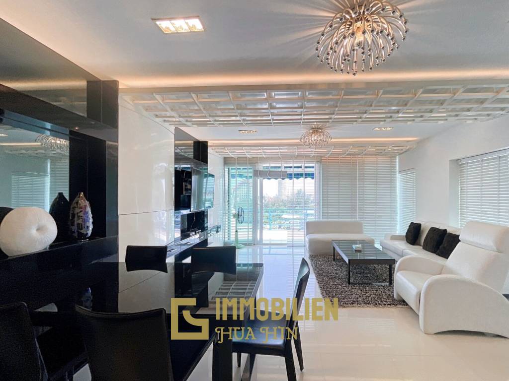 Ban Sangchan: Beachfront Condo in Hua Hin