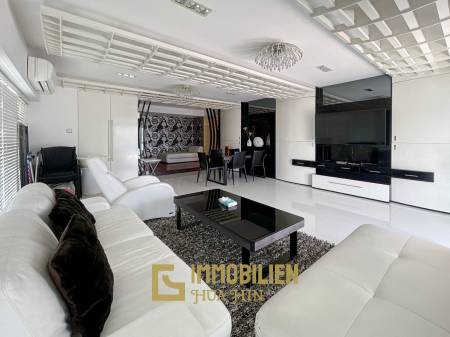 Ban Sangchan: Beachfront Condo in Hua Hin