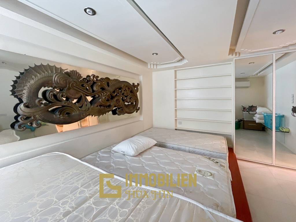 Ban Sangchan: Beachfront Condo in Hua Hin