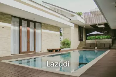 CONTEMPORARY 5-BEDROOM VILLA IN NUSA DUA WITH OCEAN VIEW ROOFTOP