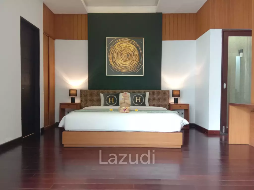 CONTEMPORARY 5-BEDROOM VILLA IN NUSA DUA WITH OCEAN VIEW ROOFTOP