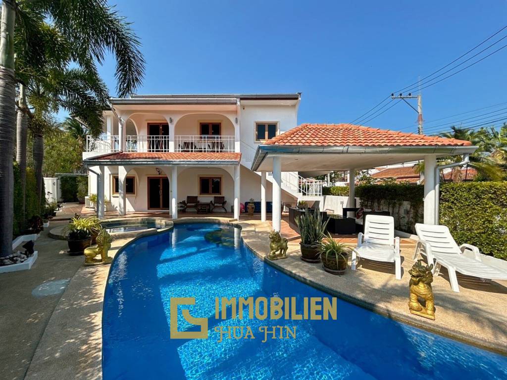 Spanish Style 2 Storey 5 Bedroom Pool Villa