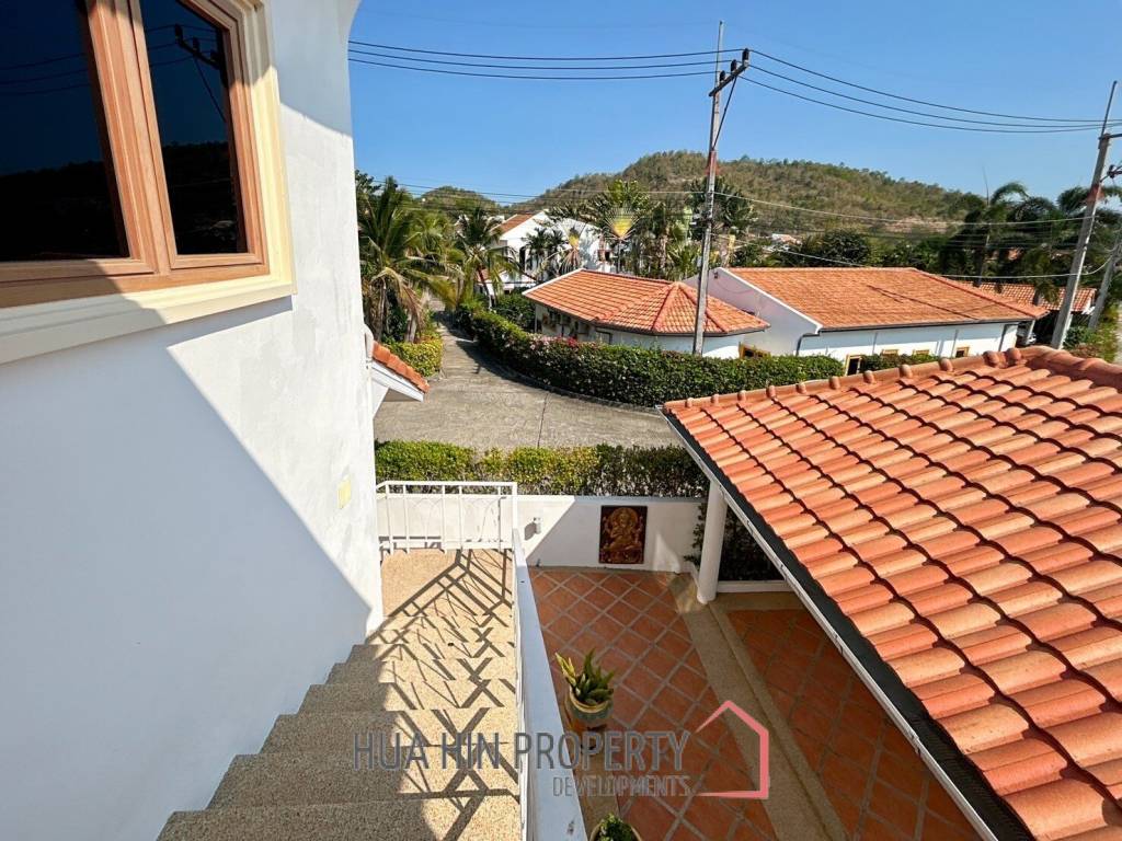 Spanish Style 2 Storey 5 Bedroom Pool Villa