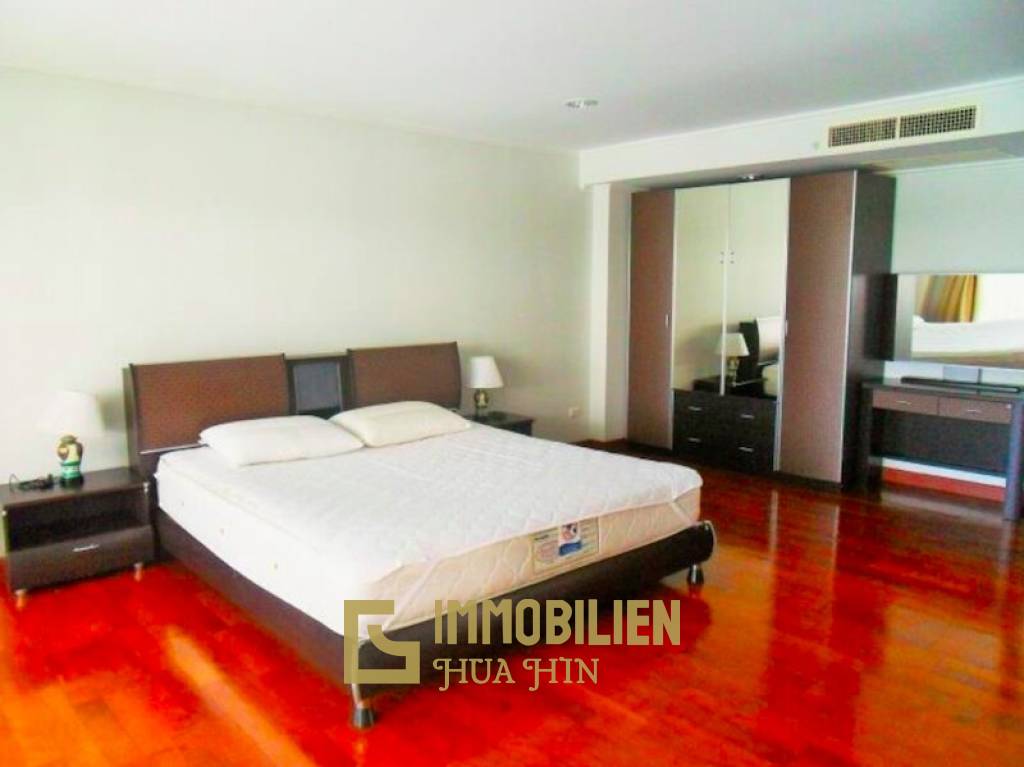 Luxury 3 Bed condo Cha-Am Beach