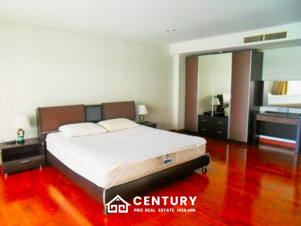 คอนโด 3 ห้องนอน วิวสระว่ายน้ำ