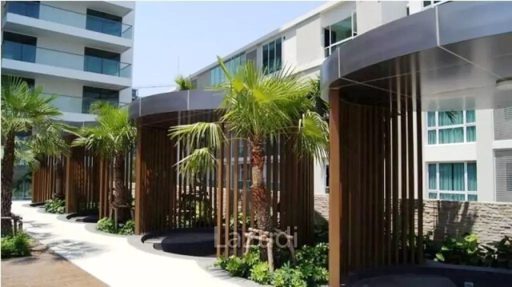 Condo for Sale in Pratumnak for 4,200,000 at The Peak Towers
