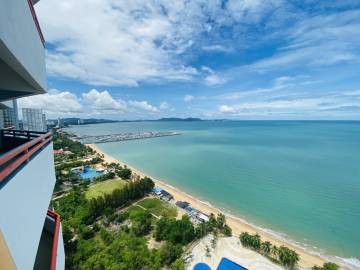 Condo for Sale and Rent in Na Jomtien for 3,050,000 at Sunshine Beach Condo