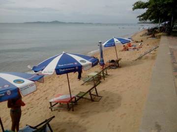 Condo for Sale in Jomtien for 2,400,000 at Metro Jomtien Condotel
