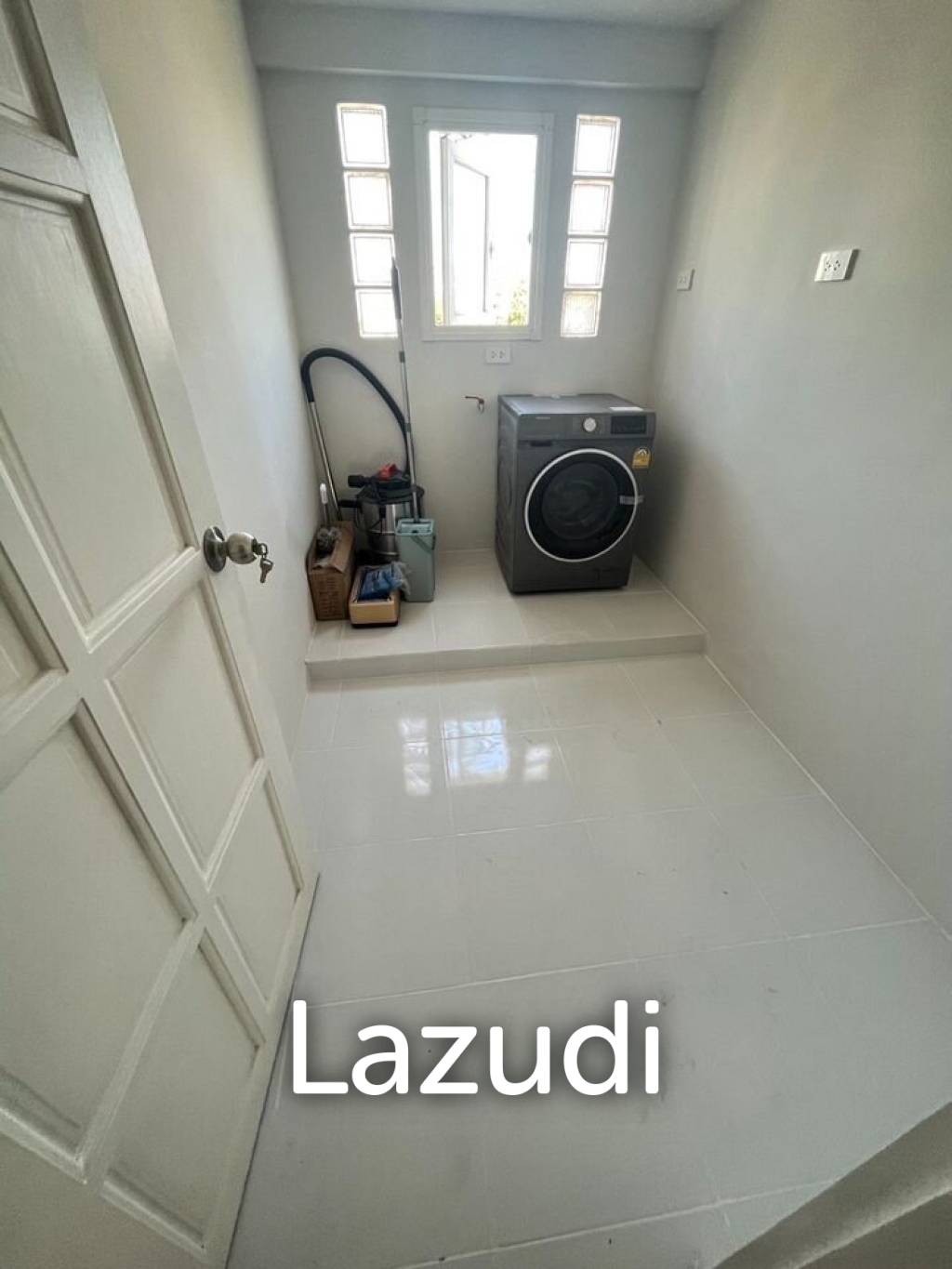 5 Bedroom 6 Bathroom 400 SQ.M Busarakum place