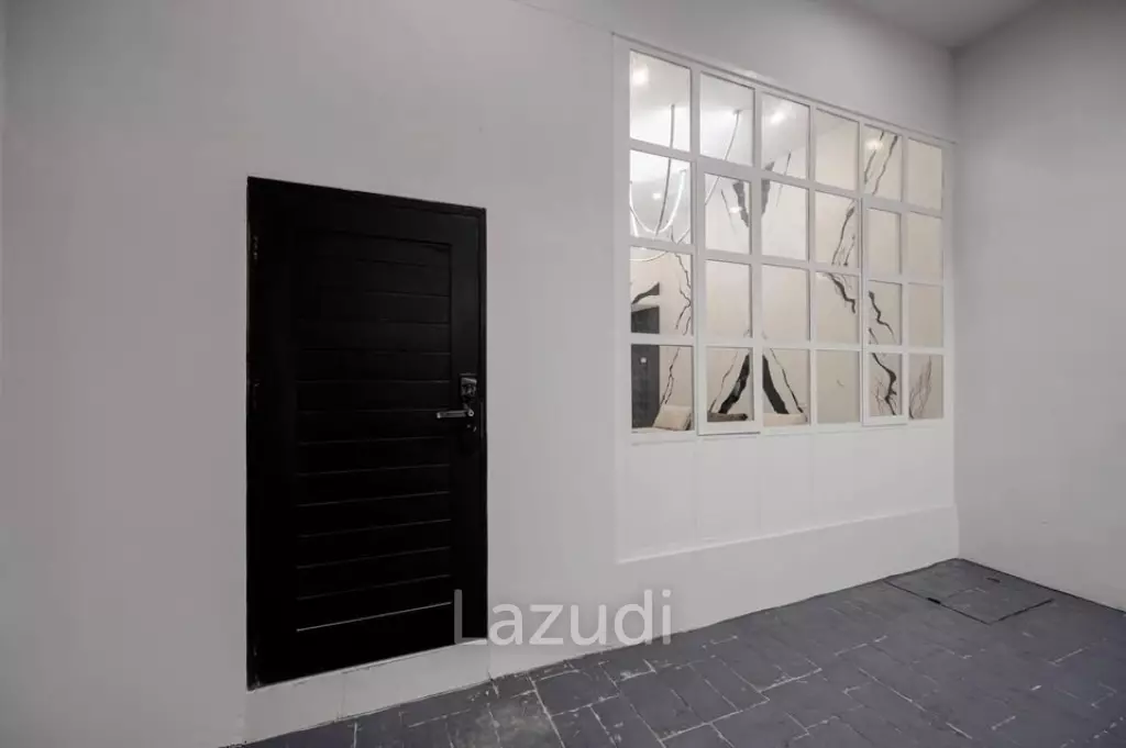 5 Bedroom 6 Bathroom 400 SQ.M Busarakum place
