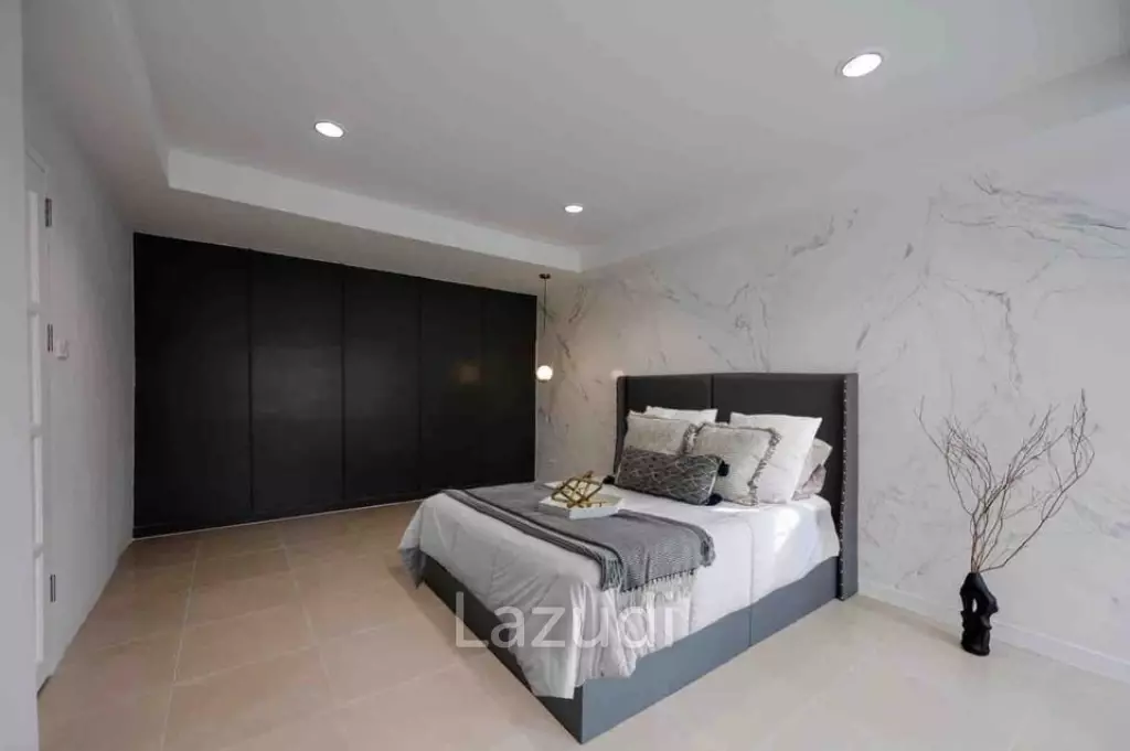 5 Bedroom 6 Bathroom 400 SQ.M Busarakum place