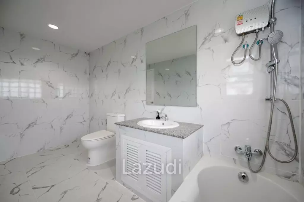5 Bedroom 6 Bathroom 400 SQ.M Busarakum place