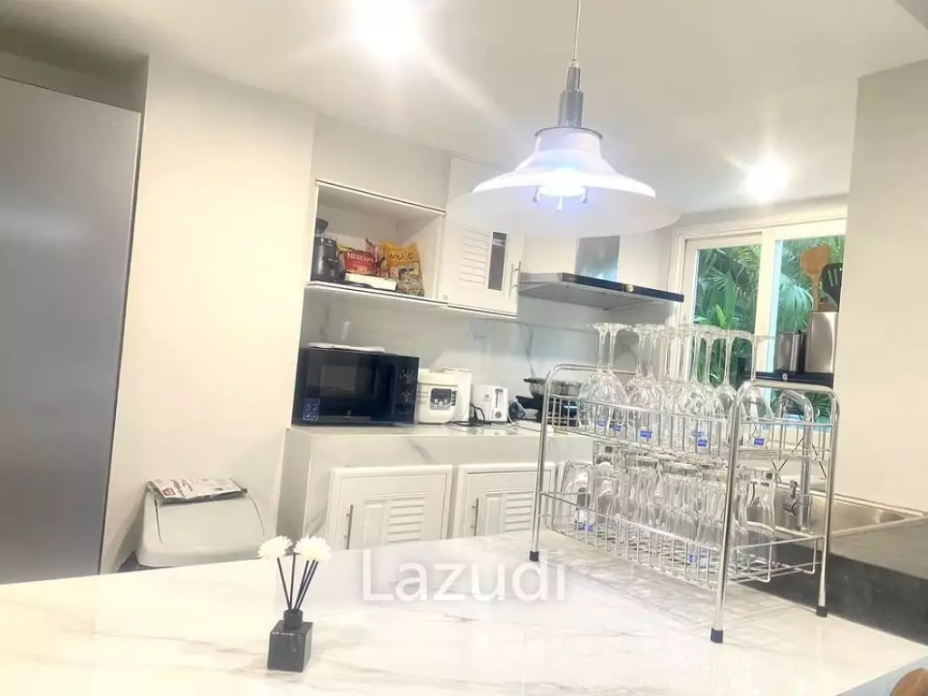 5 Bedroom 6 Bathroom 400 SQ.M Busarakum place