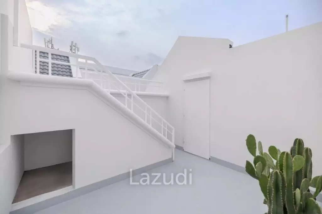5 Bedroom 6 Bathroom 400 SQ.M Busarakum place