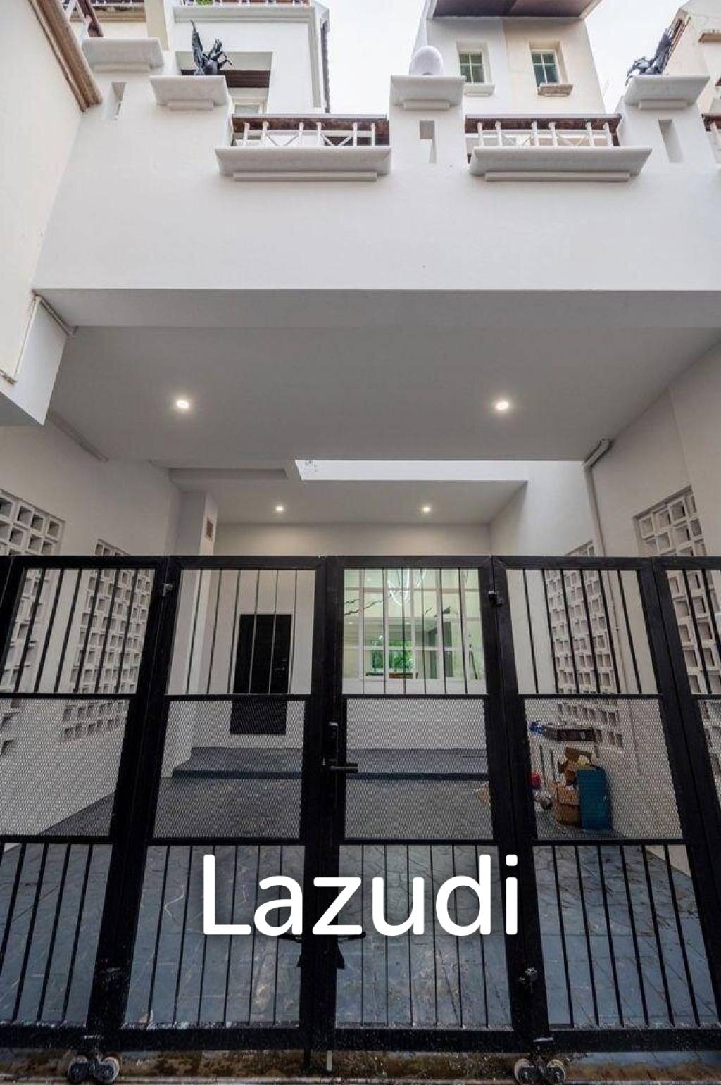 5 Bedroom 6 Bathroom 400 SQ.M Busarakum place
