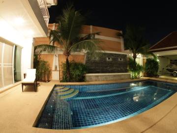 House for Sale and Rent in Na Jomtien for 14,900,000/85,000 at Najomtien Villas