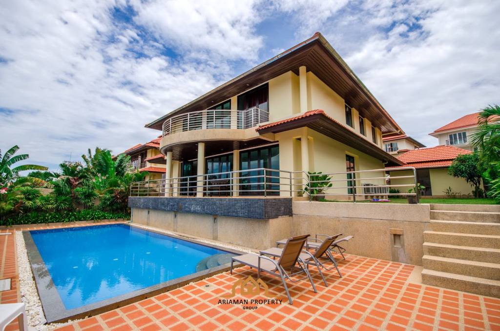 Stunning 4 bed 4 bath in Thongson bay