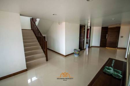 Stunning 4 bed 4 bath in Thongson bay