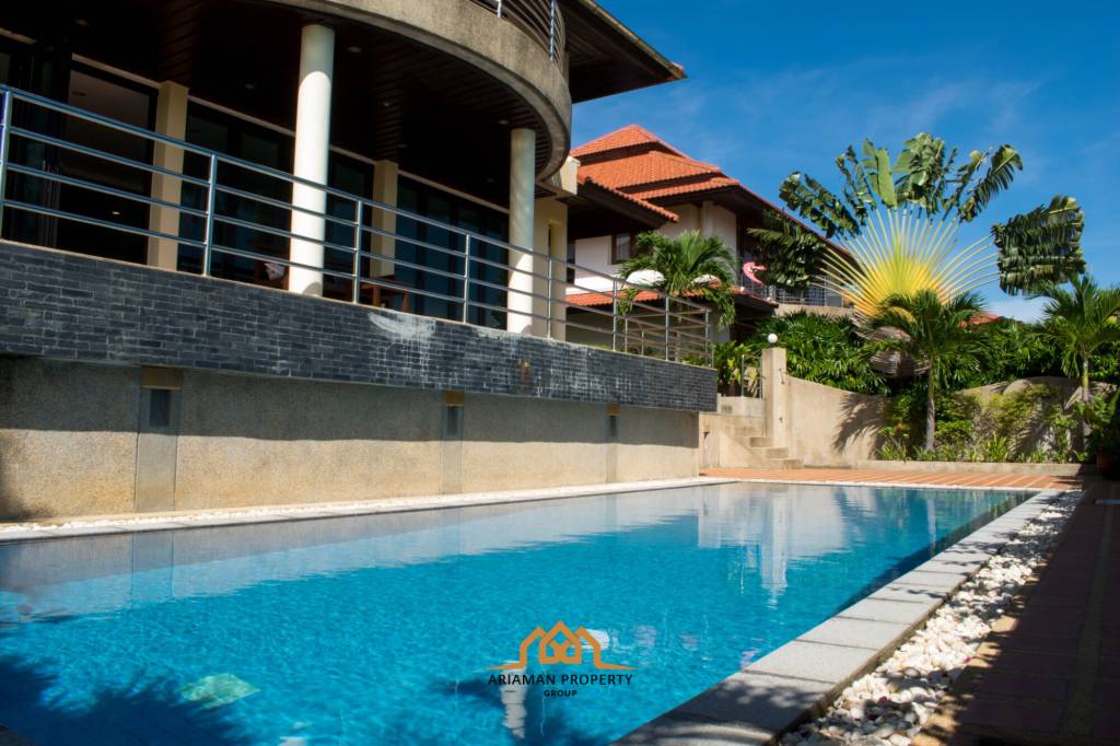 Stunning 4 bed 4 bath in Thongson bay