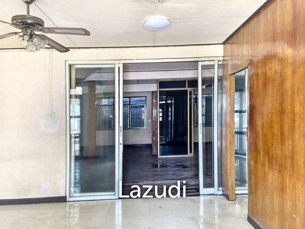 480 SQM Commercial House Thong Lo 25 - Diverse Space with Parking