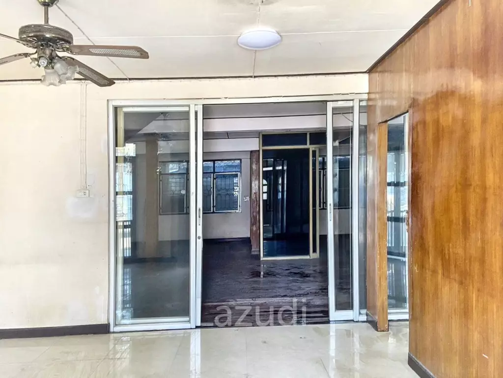 480 SQM Commercial House Thong Lo 25 - Diverse Space with Parking
