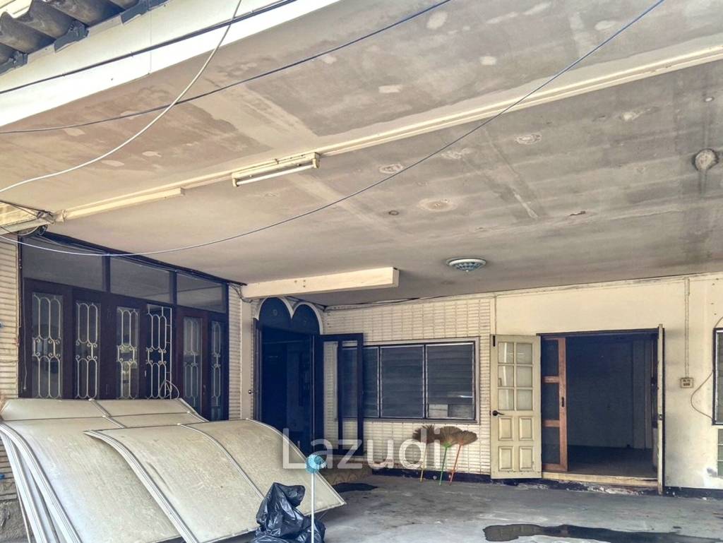 480 SQM Commercial House Thong Lo 25 - Diverse Space with Parking