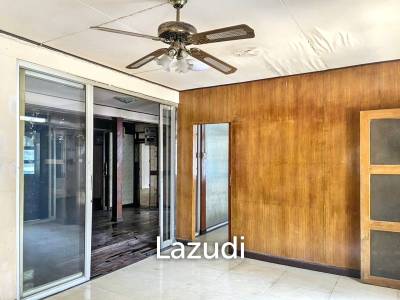 480 SQM Commercial House Thong Lo 25 - Diverse Space with Parking