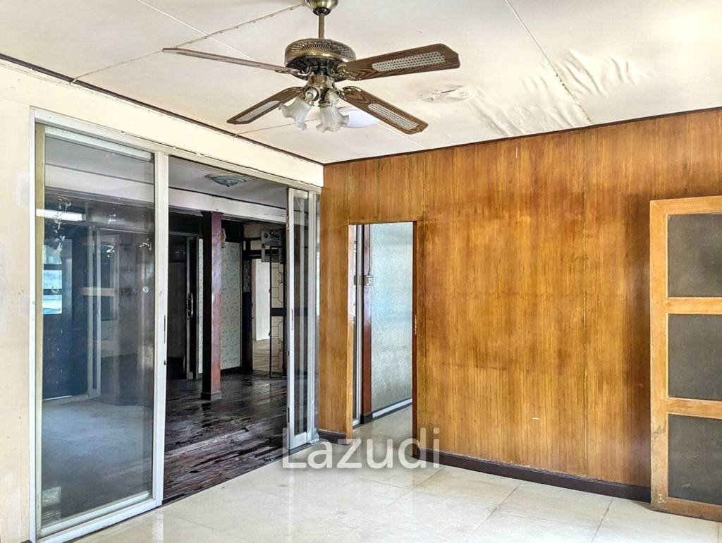 480 SQM Commercial House Thong Lo 25 - Diverse Space with Parking