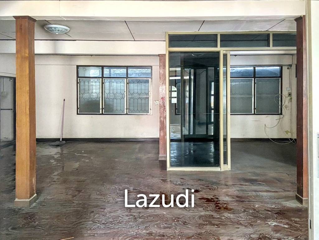 480 SQM Commercial House Thong Lo 25 - Diverse Space with Parking